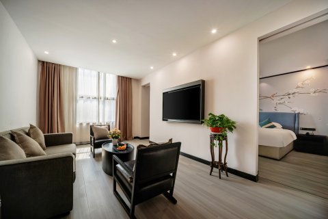 雅乐庭·龙安酒店(武汉光谷广场地铁站店)