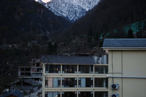 山之野.私汤.温泉民宿(海螺沟冰川森林公园店)