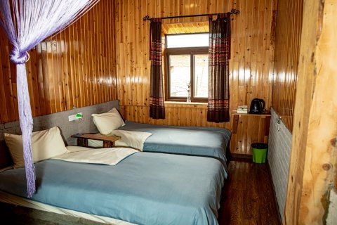 稻城从一束阳光开始客栈