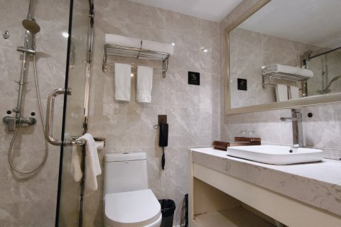 红云酒店(北流汽车总站万达广场店)