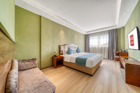 回禾微智酒店(婺源弦高古城高铁站店)