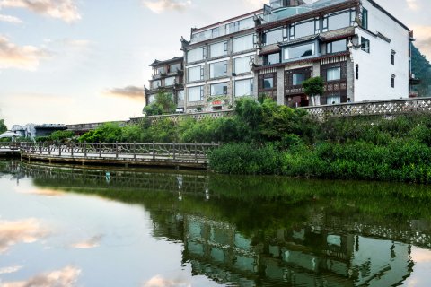 蔽龙阁天空之境旅拍酒店(阳朔十里画廊遇龙河店)