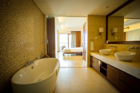 万宁神州半岛旅达屋度假公寓君临海店