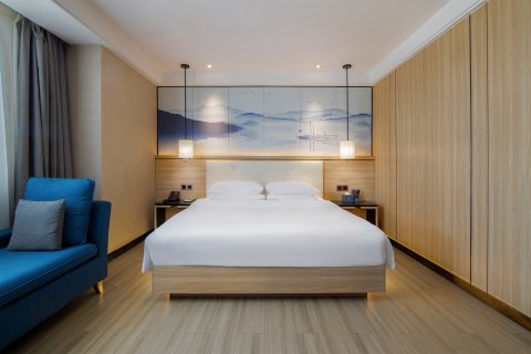 H酒店(孟州汇丰步行街景文百货店)