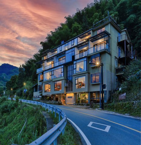 云和牧云居酒店