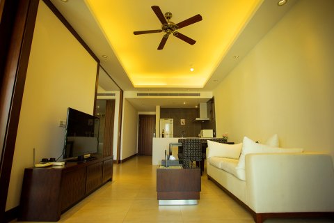 万宁神州半岛旅达屋度假公寓君临海店