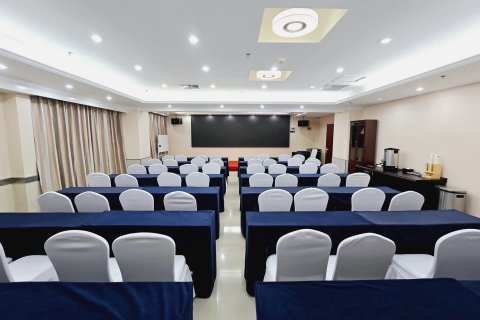 洛阳五季酒店(龙门高铁站八里堂地铁站店)