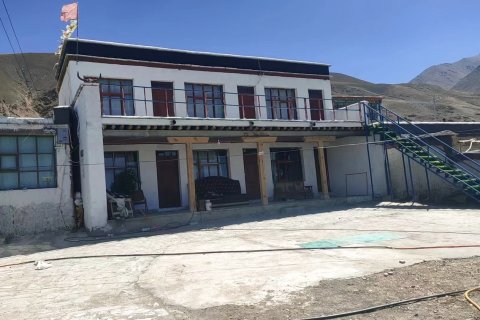 香巴拉临湖民宿