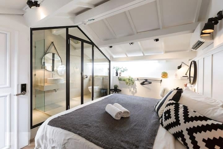 7-bed Executive House, RumahKu Georgetown