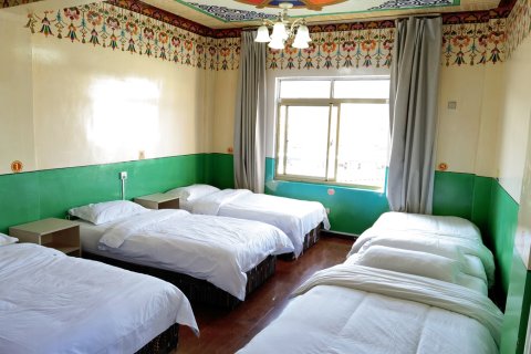 拉萨白雪家庭旅馆(布达拉宫大昭寺店)