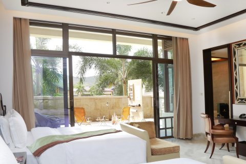 三亚亚龙湾瑞吉度假酒店