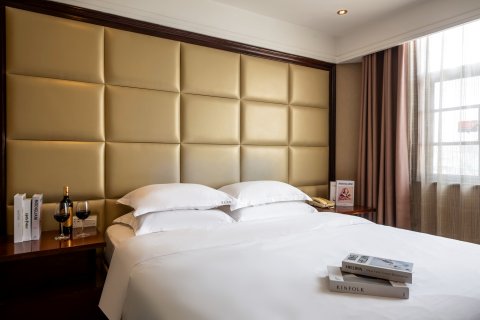 宏泰酒店(李白纪念馆江油高铁站店)