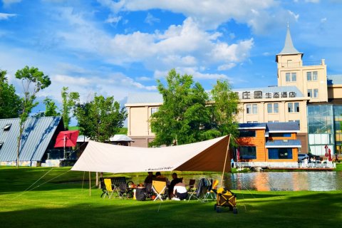 尼勒克天山黑蜂庄园生态酒店