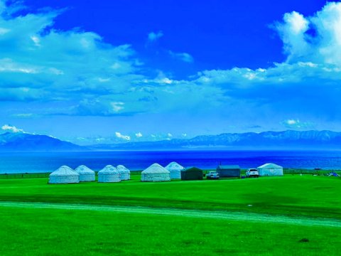赛里木湖蓝海山庄
