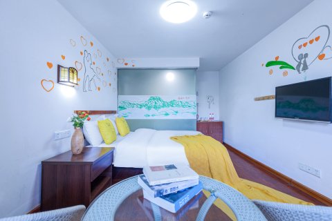 泸沽湖在路上·足迹民宿