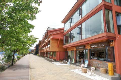 泸沽湖淳时·阿瓦东月客栈