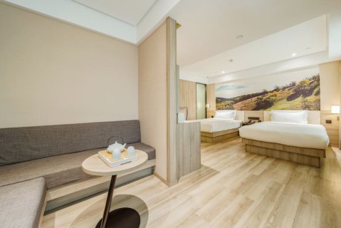 哈尔滨博物馆火车站亚朵酒店