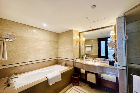 乌兰察布多蒙德豪生大酒店(乌兰察布之夜高铁站店)