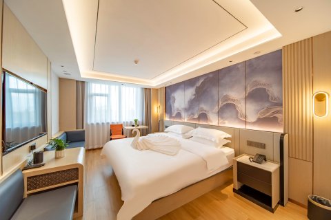 布尔津苏通假日酒店