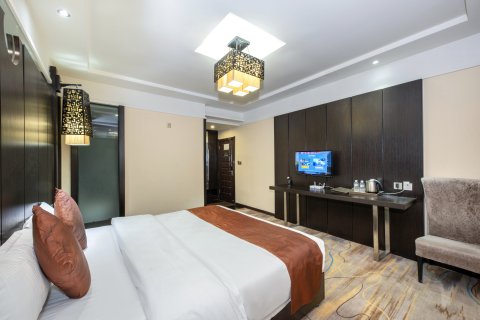 印象庄源酒店(荔波美食街店)