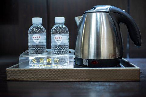 印象庄源酒店(荔波美食街店)