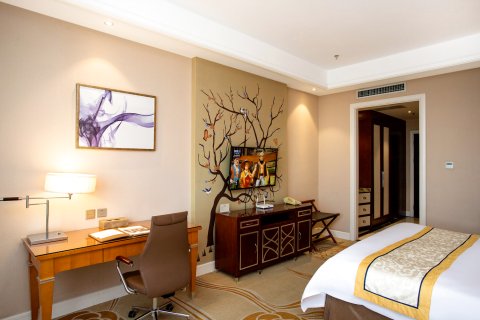 呼伦贝尔中成假日大酒店