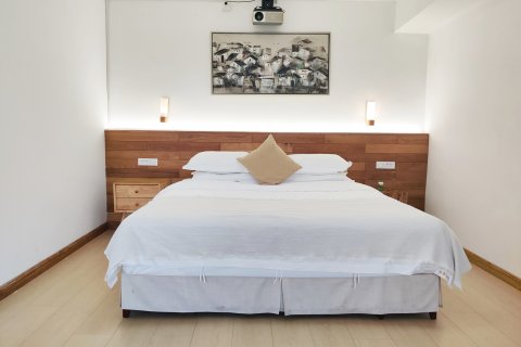 绿舍江畔酒店(两江四湖东西巷店)