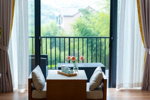 莫干山木叶夏Mood club花园美宿