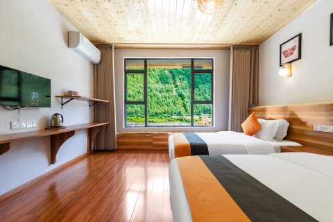 米一客栈(四姑娘山店)