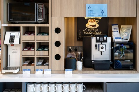 南昌西站智选假日酒店(绿地国际博览中心店)