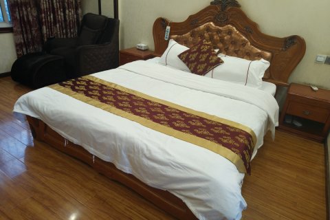 茂县羌寨缘假日酒店