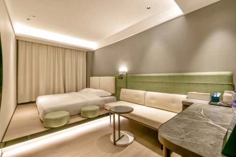 宜森假日酒店(阿勒泰街心公园金山广场店)