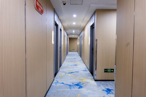 布丁严选酒店(天津火车站地铁站店)