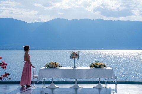 大理听花岛海景花园美宿