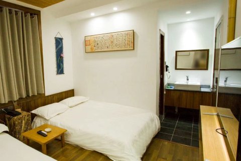 青山惠风民宿(武陵源国家森林公园东门店)