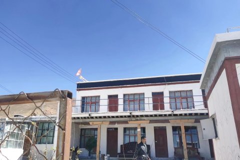 香巴拉临湖民宿