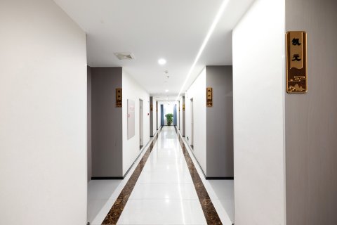 鹤壁中凯铂爵酒店(市政府高铁东站店)