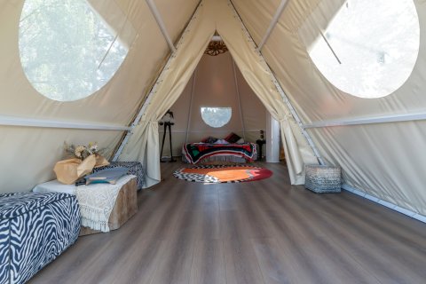 烟台爱往度假养马岛营地