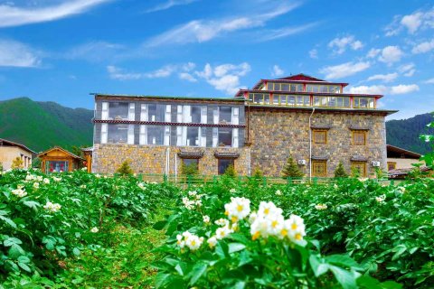 香格里拉嘎日宗艺庄园