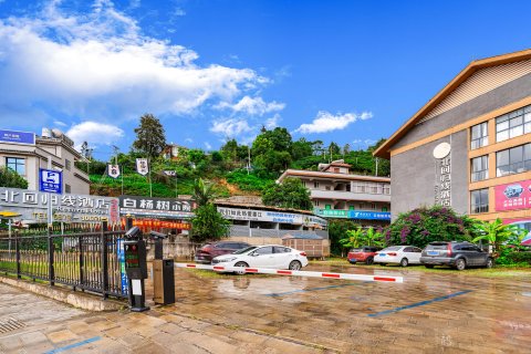 墨江北回归线酒店