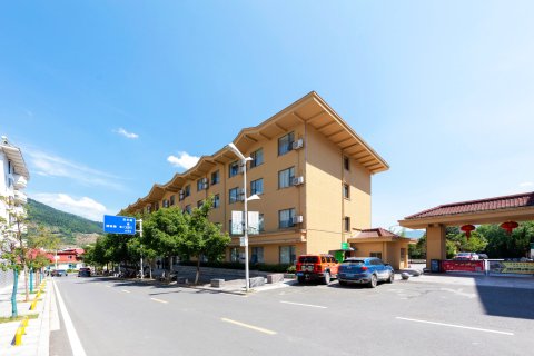 昭君快捷酒店(兴山高铁站店)