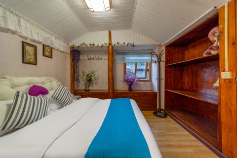 丽江束河在别处客栈