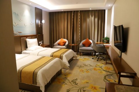 桓仁维纳假日酒店