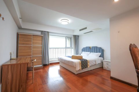 斯维登度假公寓(青岛石老人海水浴场国信体育中心店)