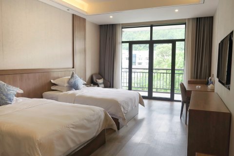 张家界专家村阳光庭院酒店(国家森林公园武陵源标志门店)