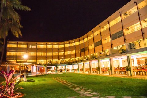 天堂海滩酒店(Paradise Beach Hotel)