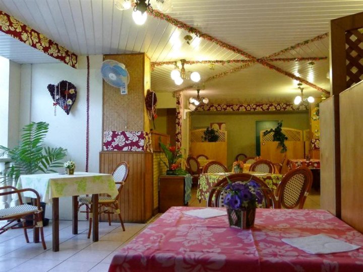 蒂亚雷塔希提岛酒店(Tiare Tahiti Hotel)