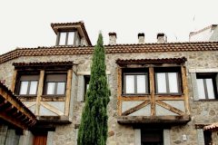 劳雷亚娜马克斯酒店(Laureana Marcos)