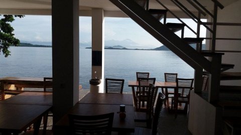 广场海滩平房酒店(The Place Beach Bungalows)