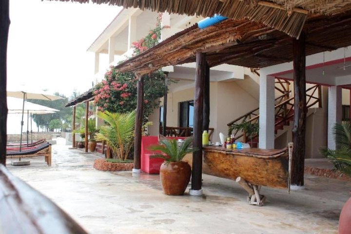 菲里杜海滩别墅酒店(Faridu Beach House)